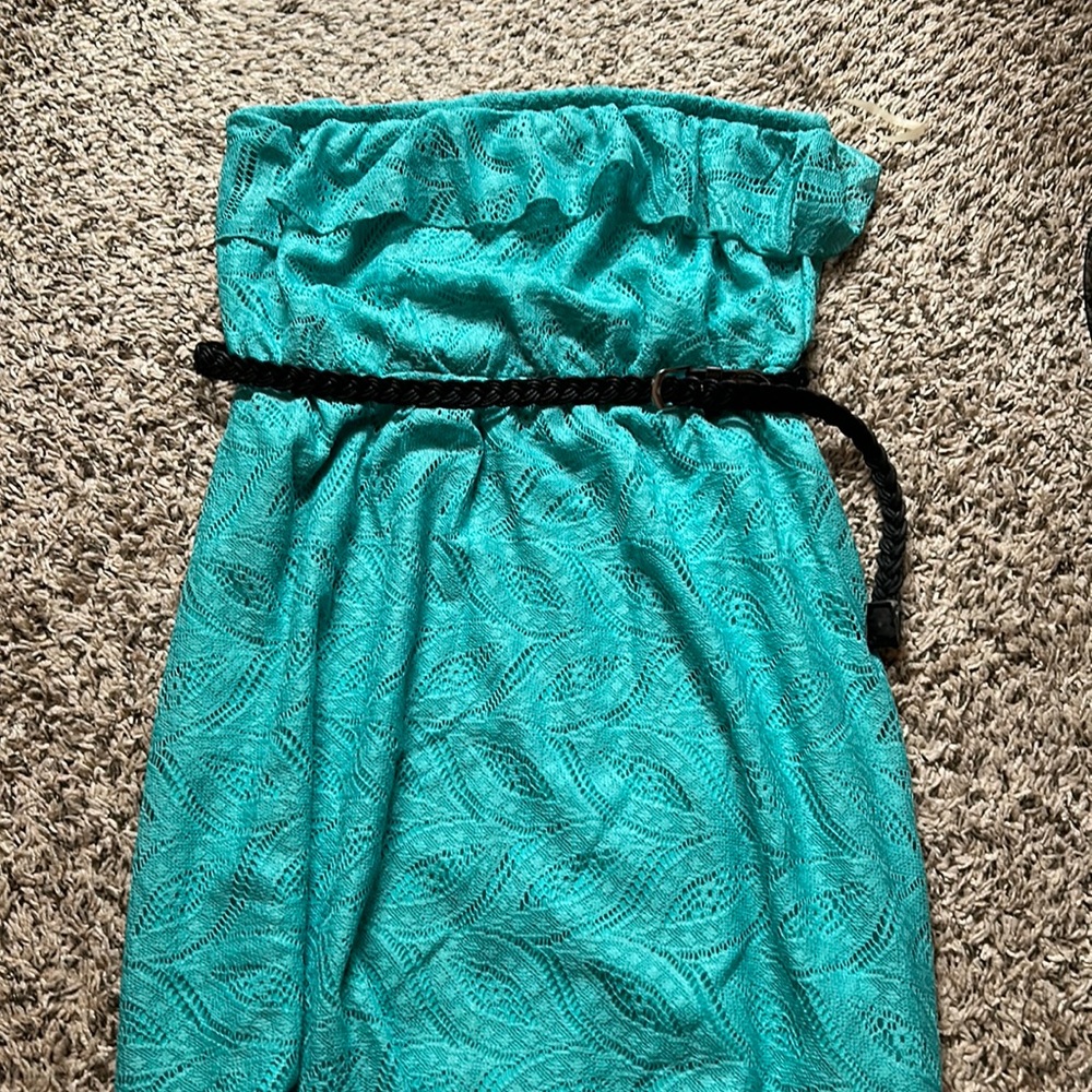 Strapless dress w belt